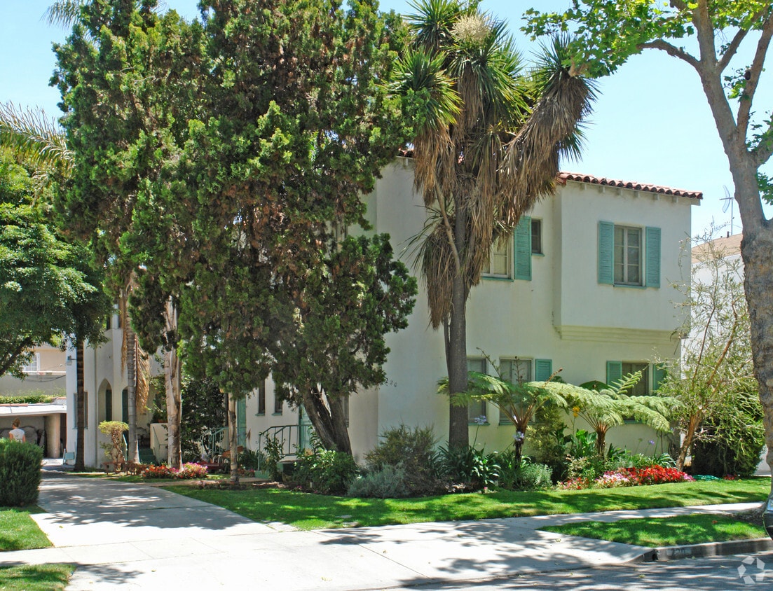 Primary Photo - 220 S Arnaz Dr
