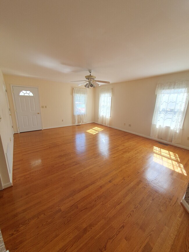 125 Iris Dr, Waynesboro, VA 22980 House Rental in Waynesboro, VA