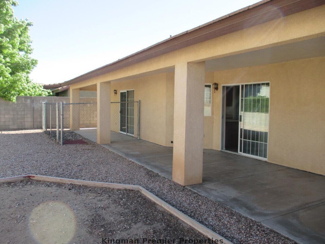 Foto del edificio - 2132 Ridgeview Rd