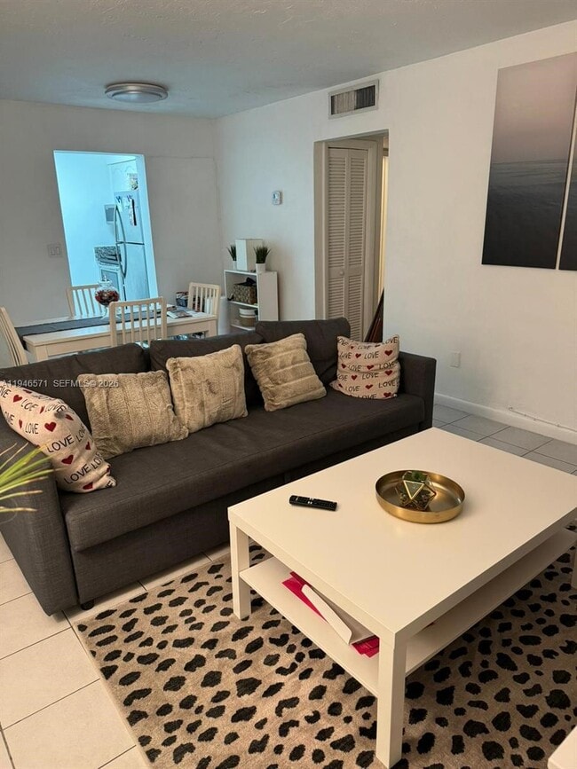 Foto del edificio - 130 Mendoza Ave