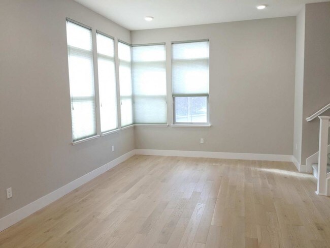 Building Photo - 132 Saratoga Ave, #1