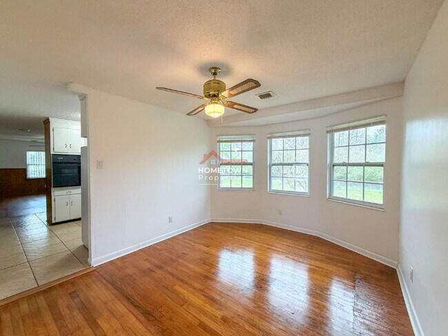 Building Photo - 7 N 77th Ave