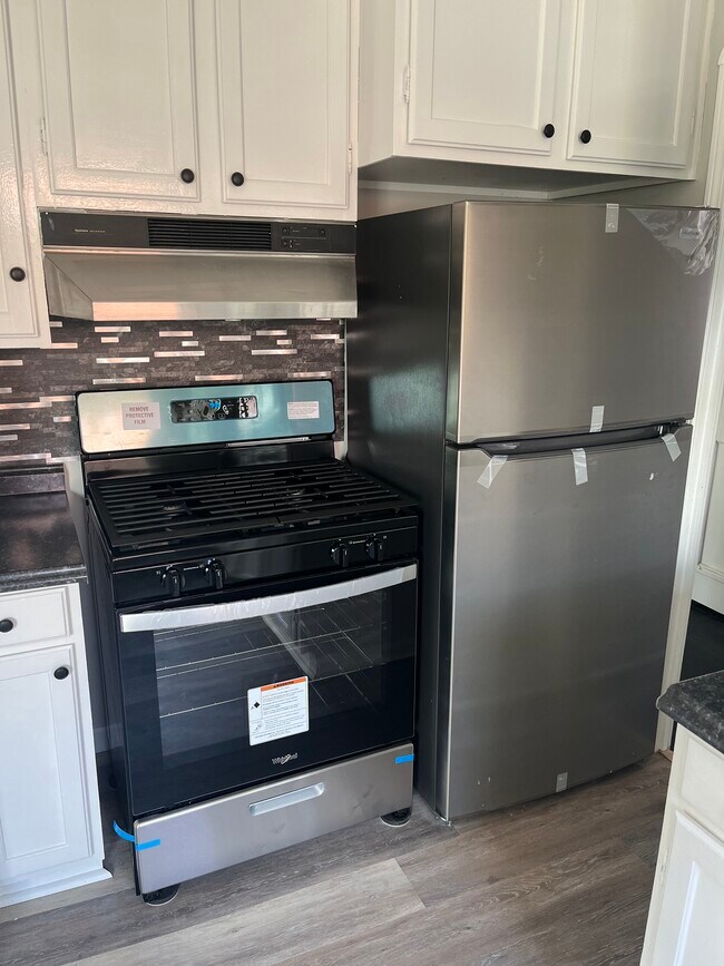 Foto del edificio - 14008 Lakewood Heights Blvd