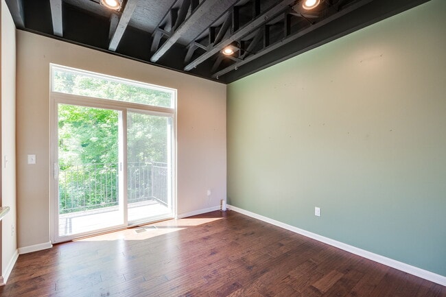 Building Photo - 9581 Tahoe Dr