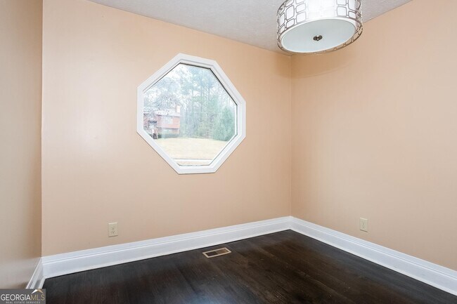 Foto del edificio - 4055 Cranwood Dr