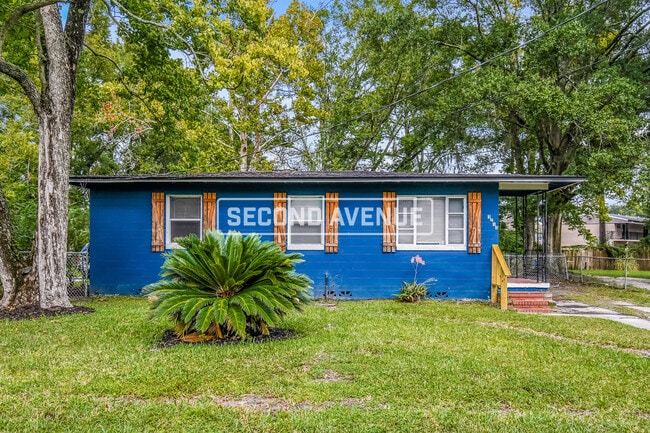 Building Photo - 3213 Brasque Dr