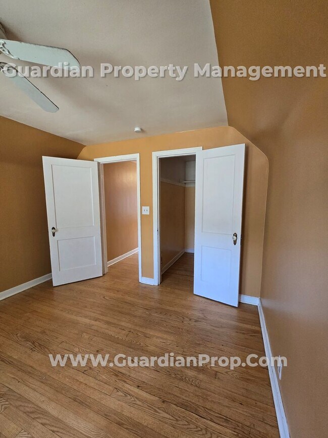 Foto del edificio - Available Now! NE Minneapolis Single Famil...