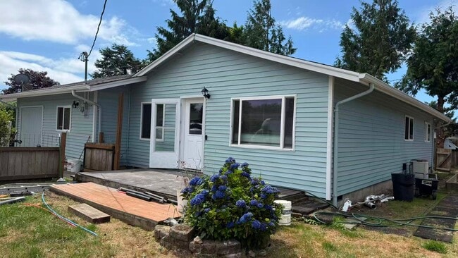 Building Photo - 602 Ash Ave