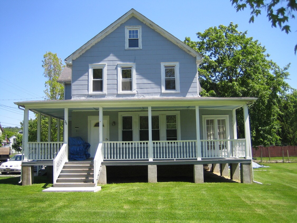 Primary Photo - 17 Maple Ave