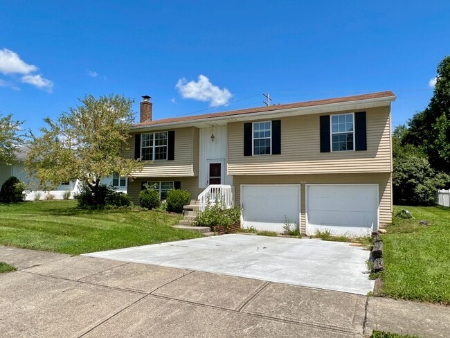 Building Photo - Impeccable Reynoldsburg Schools Rental Hom...