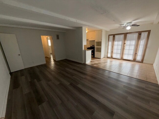 Foto del edificio - 21809 Lanark St