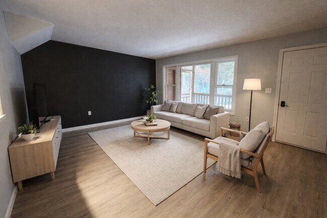 Foto del edificio - 205 Forest Dr