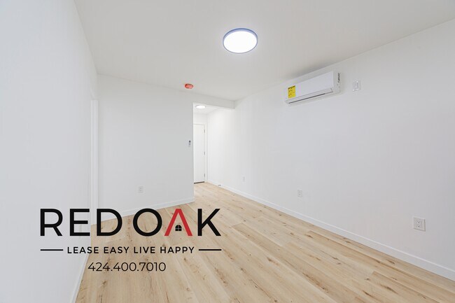 Building Photo - 211 1/2 W 47th St