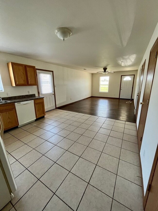 Building Photo - All Inclusive | 2 Bedroom | 1.5 Bathroom | Duplex