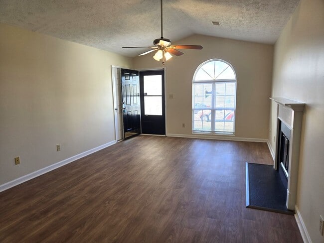 Photo - Nice Ranch in the Shadow Woods Neighborhoo... House