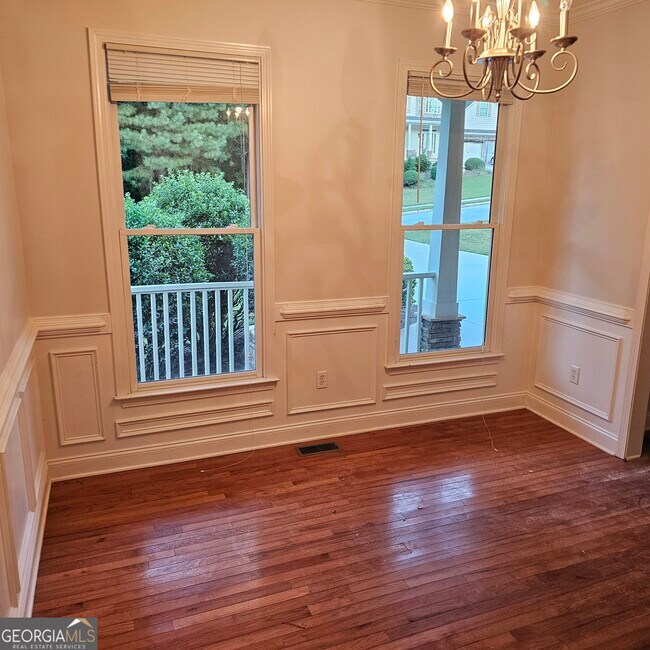 Foto del edificio - 6141 Long Shore Dr