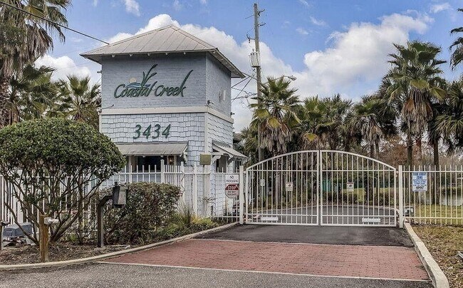 Building Photo - Beautiful 1BR/1BA Condo in A Gated Community!