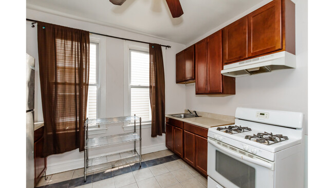 Foto del edificio - 3754 W McLean Ave