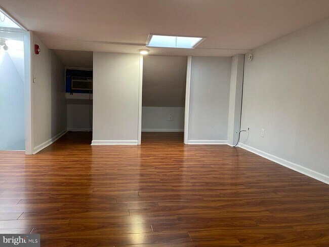 Foto del edificio - 1221 S 52nd St
