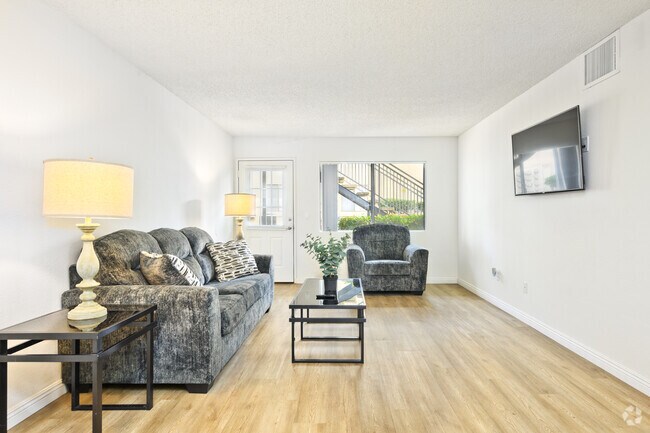 2 habitaciones, 2 baños, 1100 pies cuadrados, sala de estar - Victoria Village
