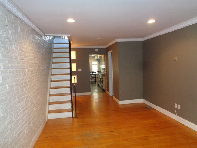 Foto del edificio - 2727 Hudson St