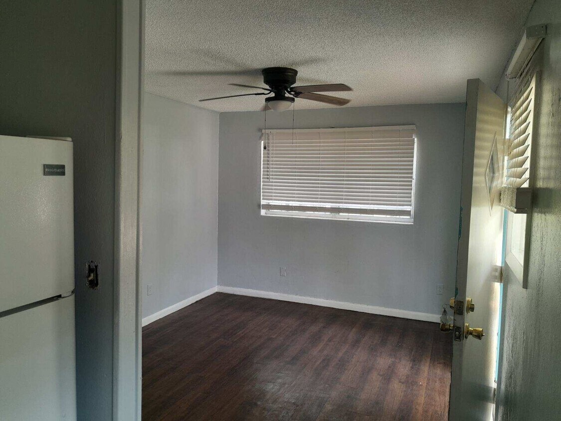 Foto principal - 318-330 W Harrison St