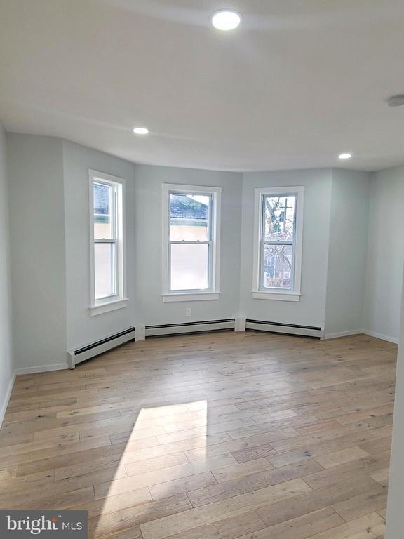 Foto del edificio - 73 Oak Ln