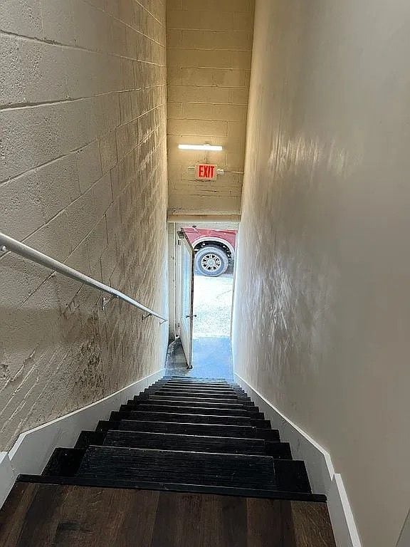 Building Photo - 637 Washington St