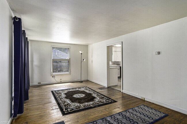 Building Photo - 2 br, 1 bath House - 613 Washburn Ave