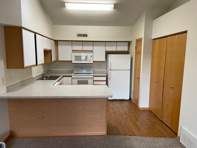 Foto del edificio - 2266 Holiday Rd