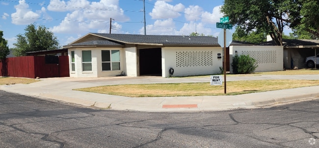 Building Photo - 814 Sinclair Ave