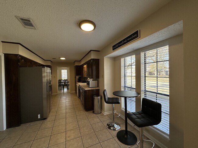 Foto del edificio - 24 Heatherwood Dr