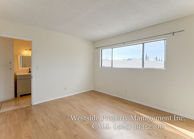 Building Photo - 1014 N Spaulding Ave