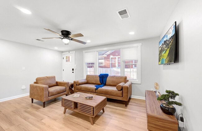 Building Photo - 4737 Aster Dr