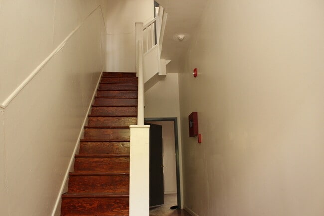 Foto del edificio - 1824 Bolton St