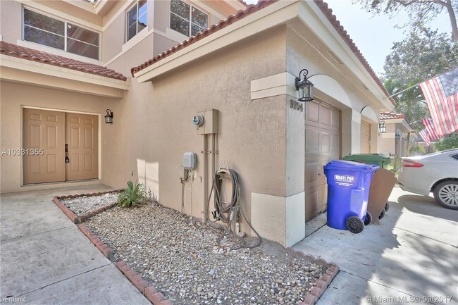 Building Photo - 9704 NW 24th Ct