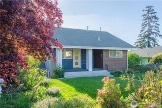 Building Photo - 4827 42nd Ave SW