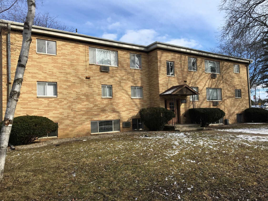 1211 Glen Ave Unit 2, Mount Pleasant, MI 48858 Room for Rent in Mount