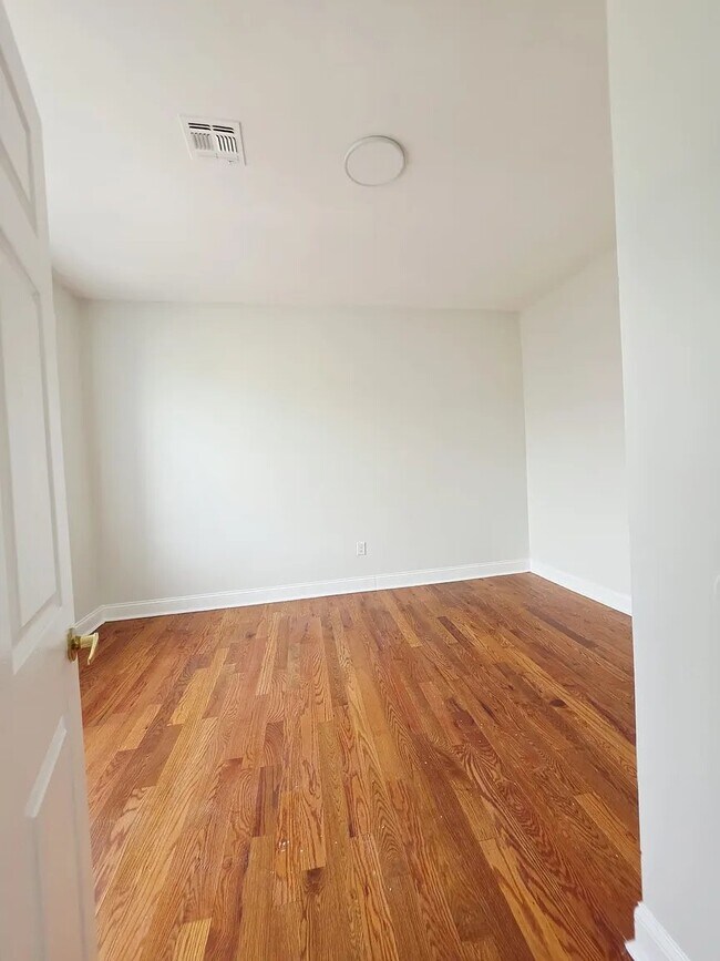 Foto del edificio - 162 Bergen Ave
