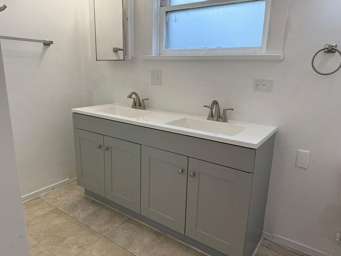 Foto principal - 1181 E Millard Way