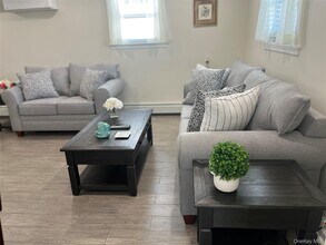 Building Photo - 321 W Walnut St