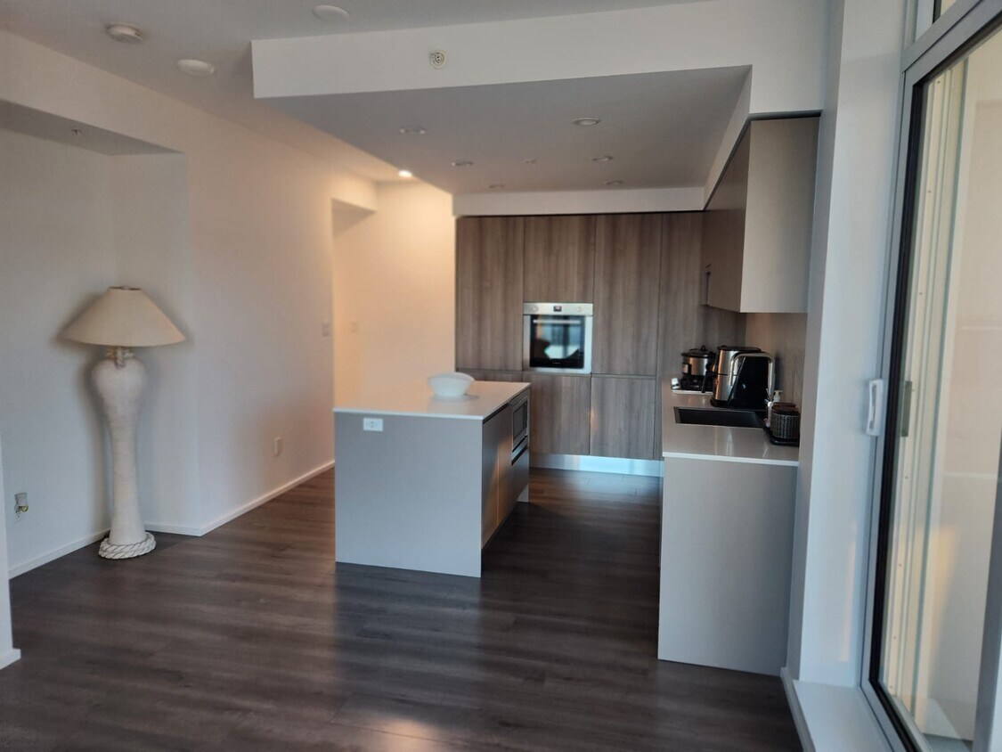 38333833 Evergreen Pl Unit Master Bedroom, Burnaby, BC V3J 0M2 Apartment for Rent in Burnaby