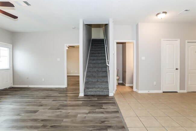 Foto del edificio - 12027 Fairquarter Ln