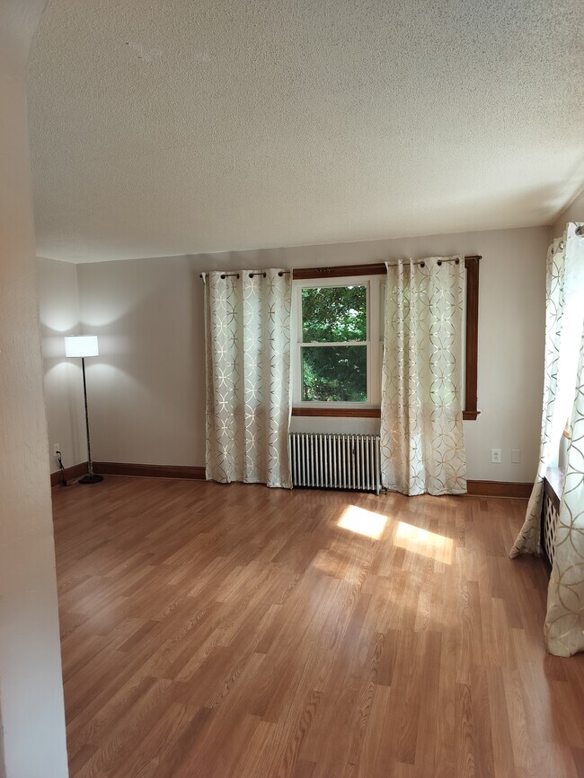 126 Fanning St, Waterbury, CT 06704 Townhome Rentals in Waterbury CT