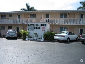 Building Photo - 960 Crystal Lake Dr