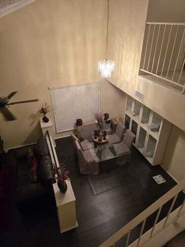 Foto del edificio - 8414 Running Bird Ln