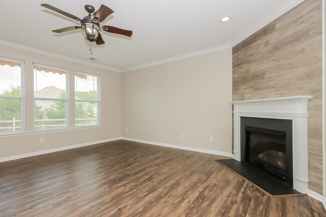 Foto del edificio - 1326 Aurora Ct