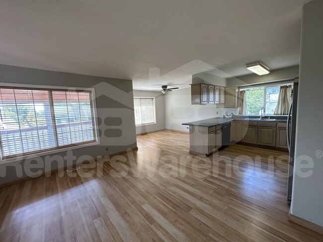 Building Photo - 3314 Holly Terrace S