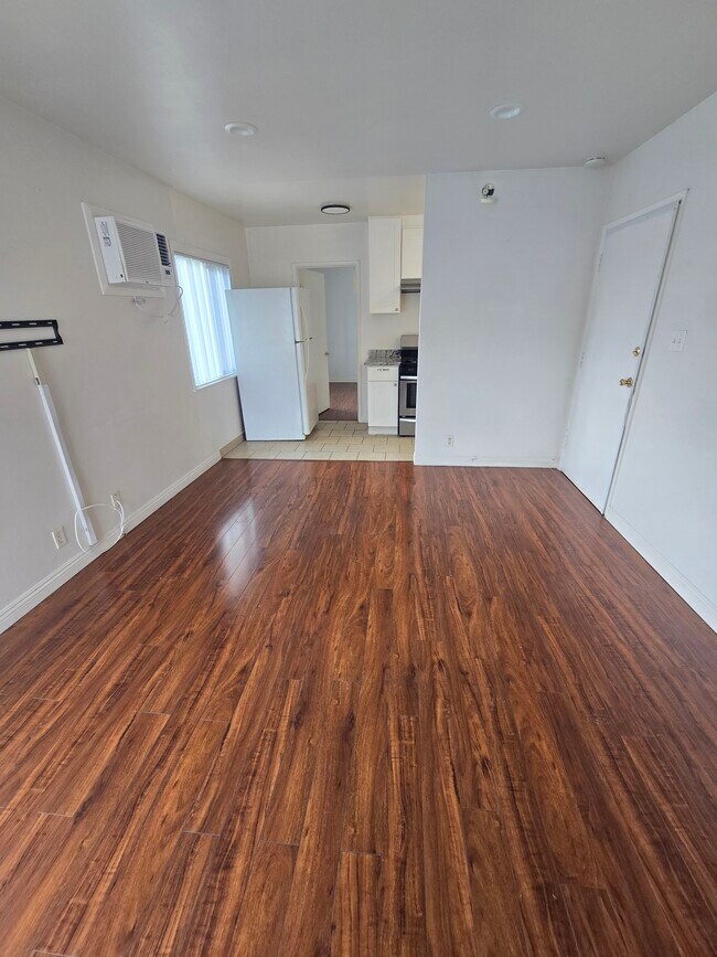 Foto del edificio - 1818 W Victory Blvd