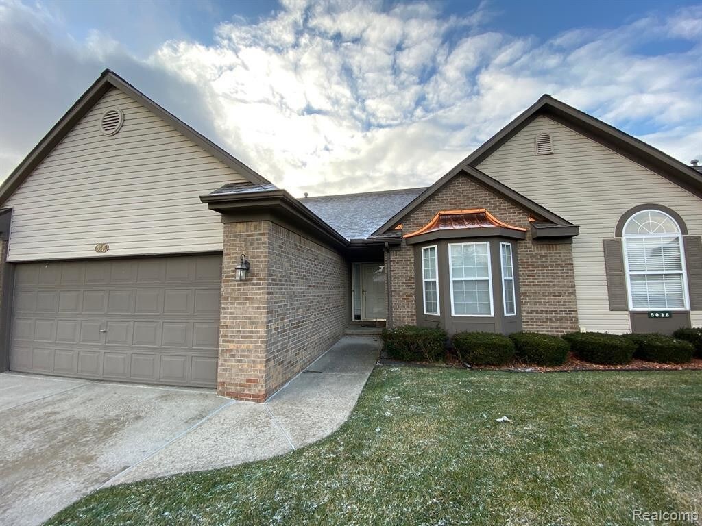 Primary Photo - 5040 Sandalwood Dr